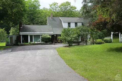 329 Ingalside Rd, Greenville, NY 12083