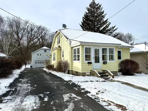 821 Union St, Hudson, NY 12534