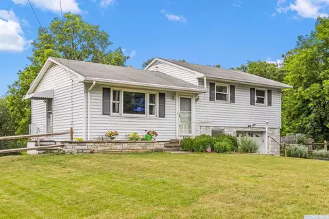 471 Joslen Blvd, Hudson, NY 12534