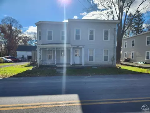 524 Bridge St, Bethlehem, NY 12161