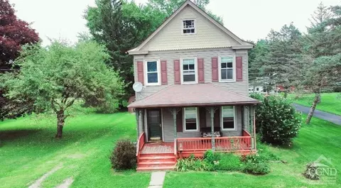 233 Broome St, Catskill, NY 12414