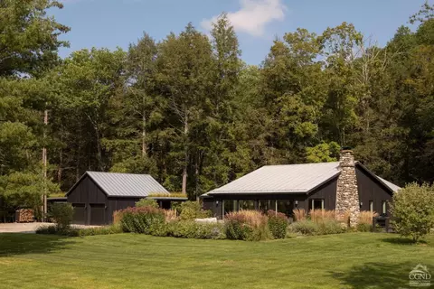 168 Fishwoods Rd, Milan, NY 12571