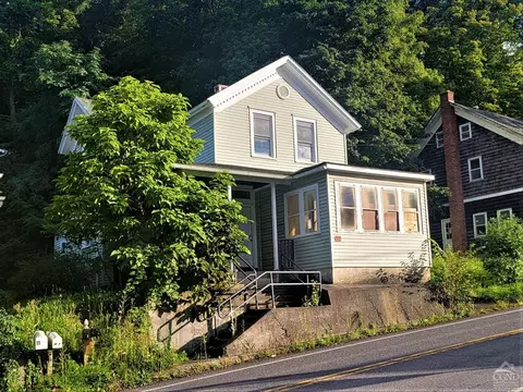 19 Mountain Ave, Cairo, NY 12413