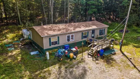 20 Tymeson Rd, Averill Park, NY 12018