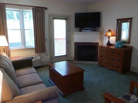 62 Liftside Dr #418G3, Hunter, NY 12442