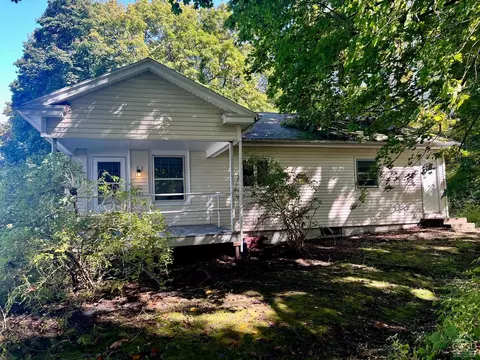 274 Hover Ave, Germantown, NY 12526