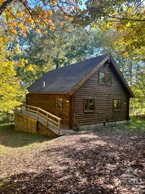 45 Whitney Pt, Athens, NY 12015