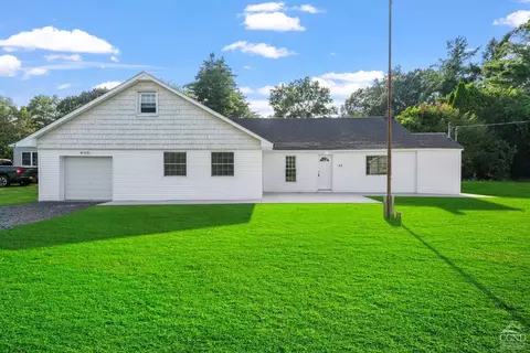 64 Lower Newtown Rd, Waterford, NY 12188