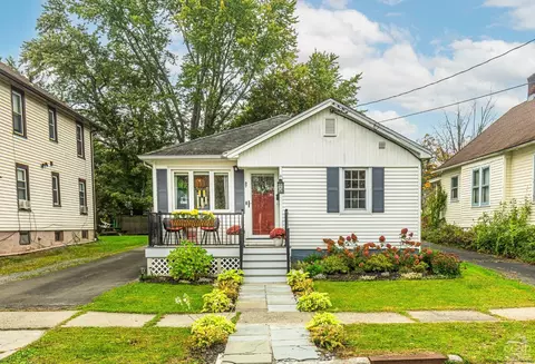 37 Parkwood Blvd, Hudson, NY 12534