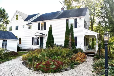 145 Sunnyside Rd, Kinderhook, NY 12106