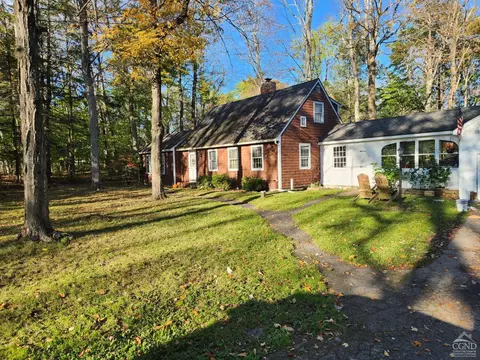 38 Ingalside Rd, Greenville, NY 12083