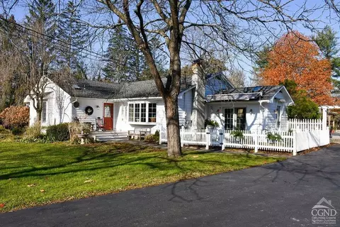 123 Schoolhouse Rd, Stuyvesant, NY 12173