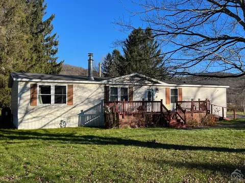 96 Old Post Apt 4 Rd, Millerton, NY 12546