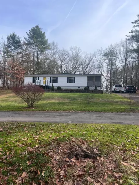 17 Puffer Rd, Catskill, NY 12414