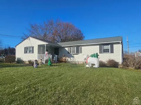 579 Joslen Blvd, Hudson, NY 12534