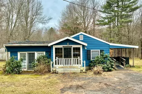 40 Green Acres Rd, Craryville, NY 12521