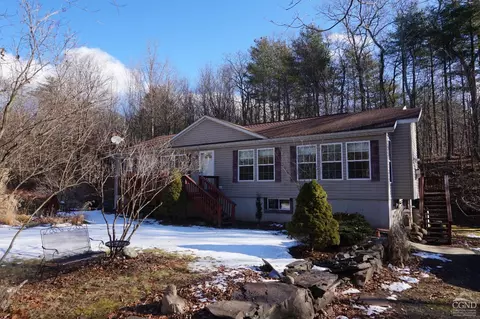 267 Easy St, Catskill, NY 12414