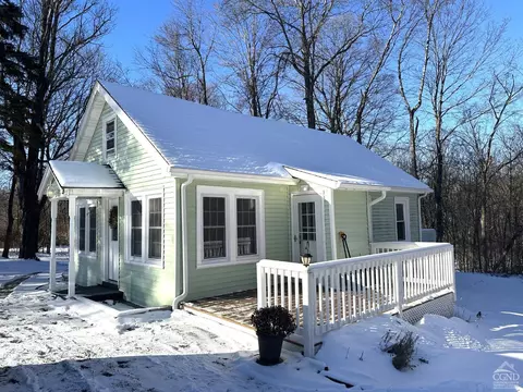 6720 State Route 32, Greenville, NY 12083