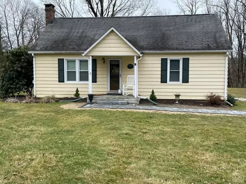 18 Highland St, Millerton, NY 12546