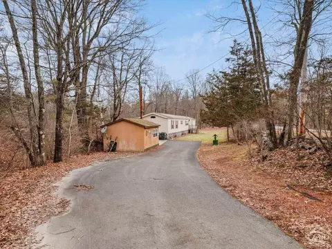 733 Potic Mountain Rd, Catskill, NY 12414