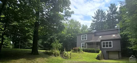 170 Macedonia Rd, Austerlitz, NY 12017