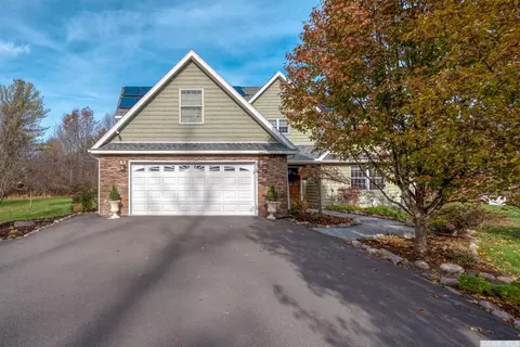 126 Sleepy Hollow Rd #L31, Athens, NY 12015