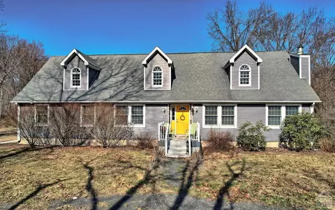 30 Luka Ln, Saugerties, NY 12477