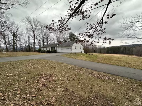 164 Southard Rd, Stephentown, NY 12168