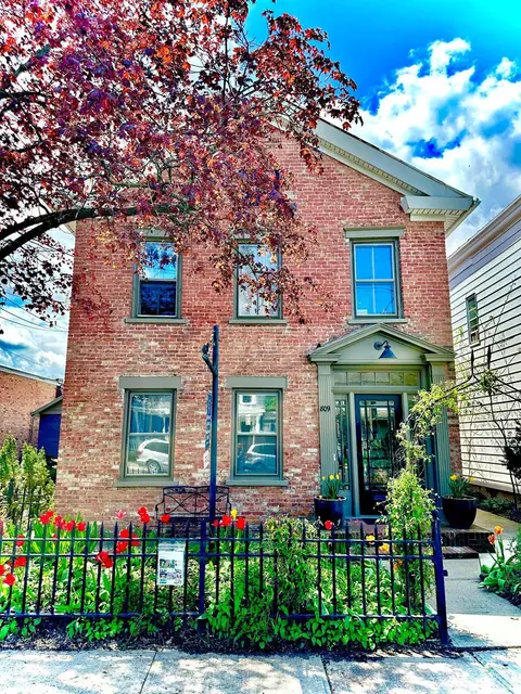 809 811 Warren St, Hudson, NY 12534
