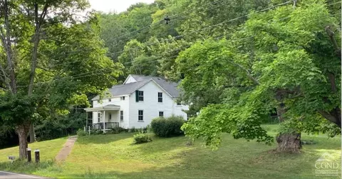 134 Spook Rock Rd, Hudson, NY 12534