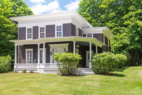 27 Maple St, Hillsdale, NY 12529