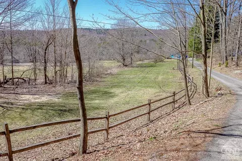 84 Old Hudson Tpke, Canaan, NY 12029