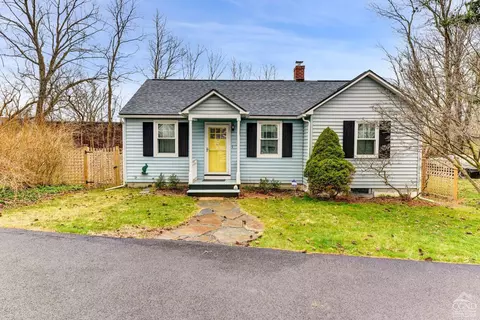 5 Elm St, Nassau, NY 12123
