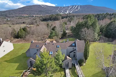 31 French Park Dr, Windham, NY 12496