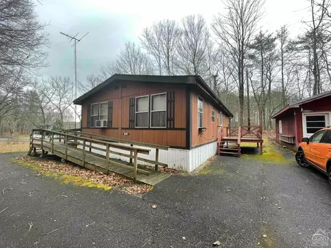 1502 High Falls Rd, Catskill, NY 12414