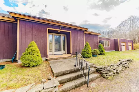 106 Flood Rd, Westerlo, NY 12193