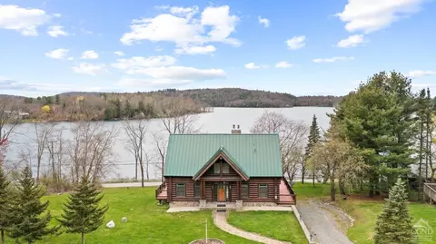 11 Wang Dr, Craryville, NY 12521