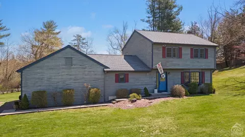 36 Edgemere Hill Rd, Catskill, NY 12414