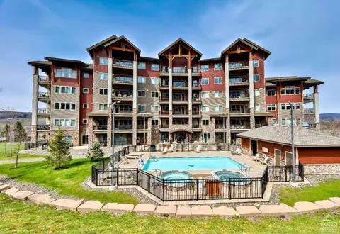 11 Whisper Creek Dr #402, Windham, NY 12496