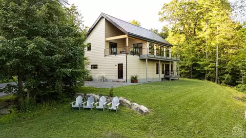 51 Meadow Ln, Hannacroix, NY 12087