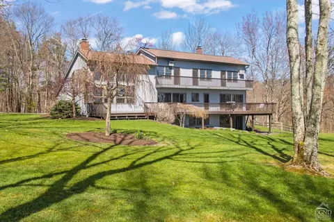 239 Mcgrath Hl, East Chatham, NY 12060