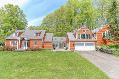 3 Twin Brook Rd, East Chatham, NY 12060