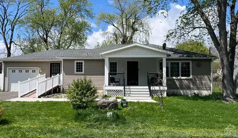 36 James St, Hudson, NY 12534
