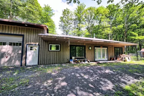 195 Gulf Rd Ext, Rensselaerville, NY 12147