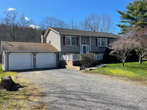 4 John Peter Dr, Acra, NY 12405