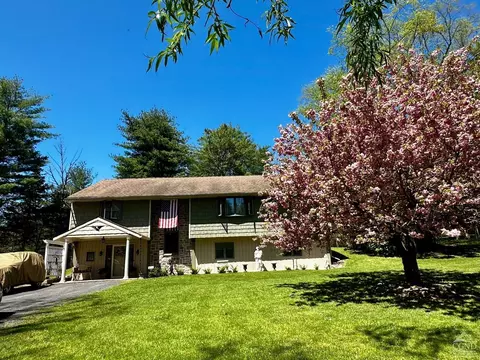 419 High Rock Rd, West Coxsackie, NY 12192