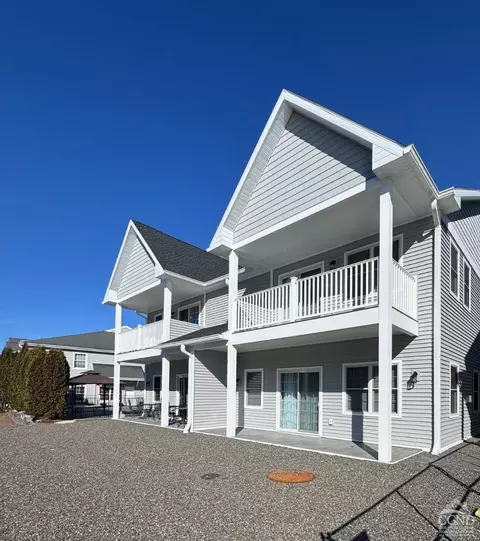 29 Marina Dr, Catskill, NY 12414 photo 2