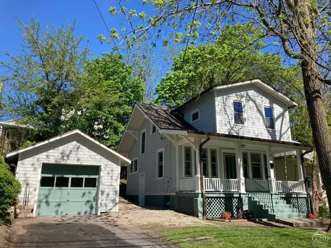 80 North St, Catskill, NY 12414