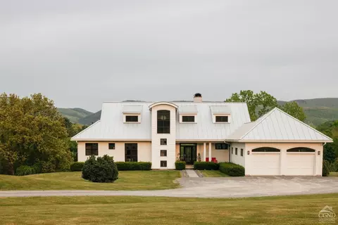 128 Robin Ln, Copake, NY 12516