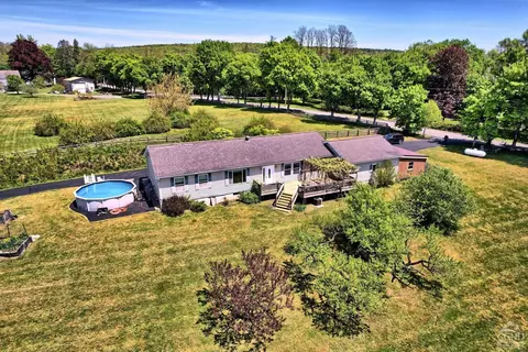 71 Route 67, Leeds, NY 12451